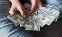 万科回应近期美元债偿付:所有资金已经到位 出售长租公寓资产传言不实